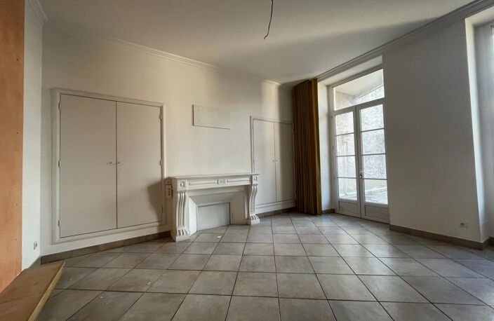 IMMEUBLE  HAUSSMANNIEN  DE CHARME AU COEUR DU CENTRE VILLE — photo 4