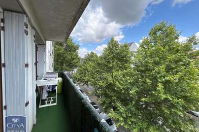 Appartement 3 pièces 830 €