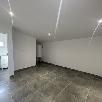 Appartement 3 pièces 880 €