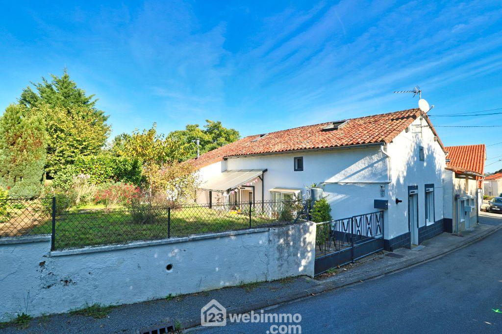 Photo Maison - 113m² - Civray image 1/4