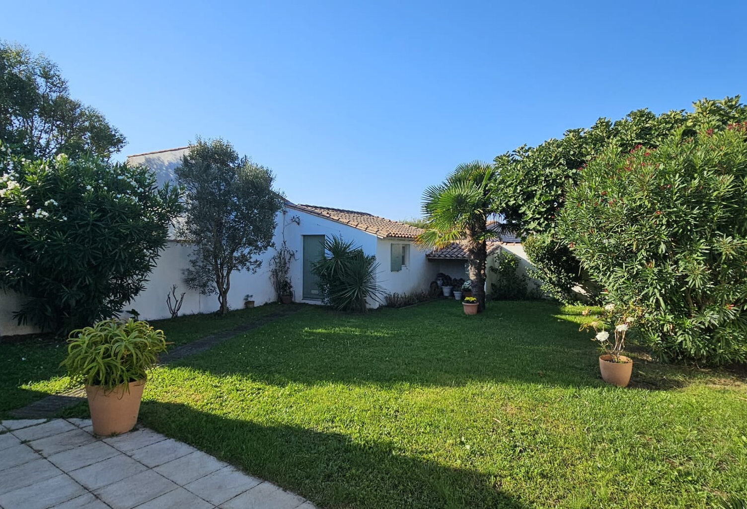 Maison de plain pied  sur jardin clos — photo 1