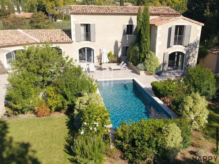 Maison contemporaine avec piscine et parc arboré, — photo 1
