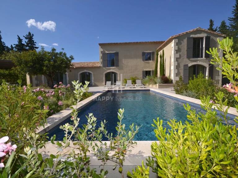 Maison contemporaine avec piscine et parc arboré, — photo 1