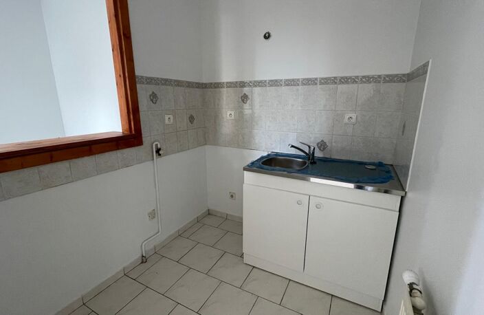 Location maison  77 m² à Sathonay-Camp (69580) — photo 2
