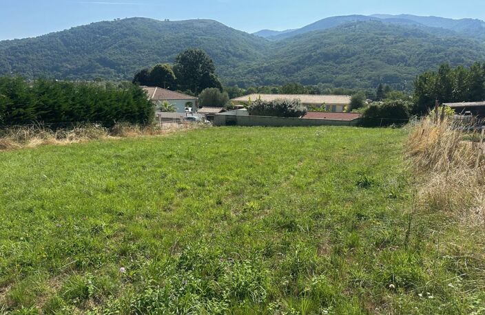Terrain — photo 3