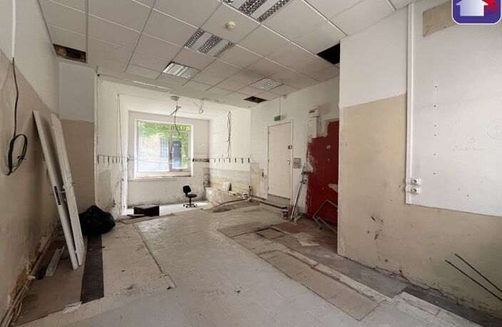 Location commerce 2 pièces  à Foix (09000) — photo 3