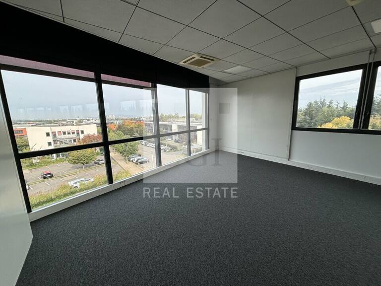 BUREAUX à LOUER — photo 1