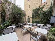 Restaurant — photo 2
