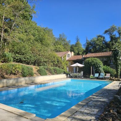 Maison 8 pièces 399000 €