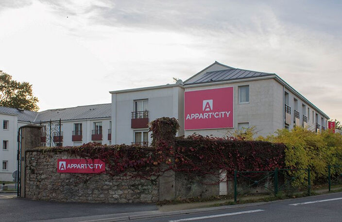 STUDIO MEUBLÉ ET PARKING SAINT-HERBLAIN — photo 3