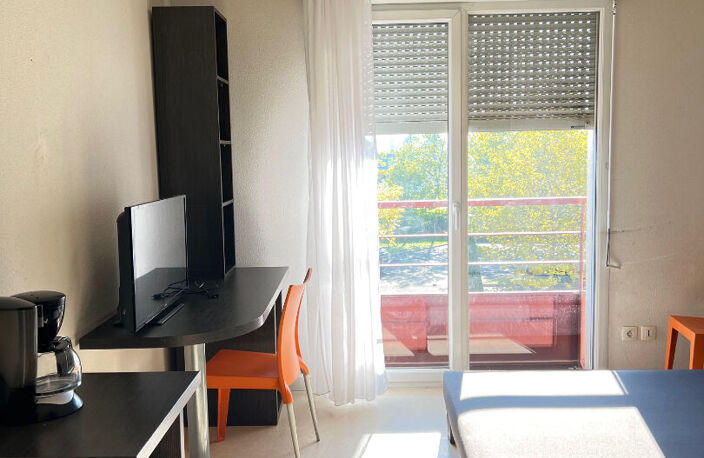 STUDIO MEUBLÉ ET PARKING SAINT-HERBLAIN — photo 4