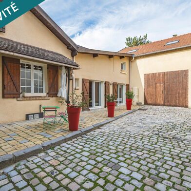 Maison 10 pièces 599000 €