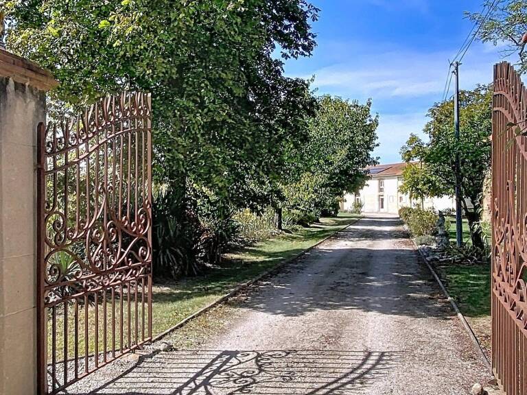 Exclusivité : corps de ferme avec dépendances — photo 1