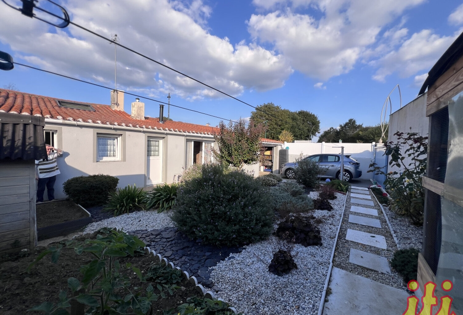 BOURG DU CHATEAU — photo 1