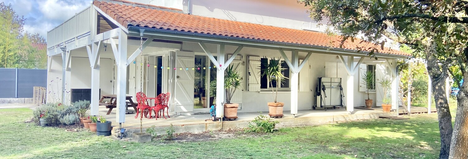 Maison 7 Pièces 215 m² à vendre à Saint-Julien-en-Born (40170)