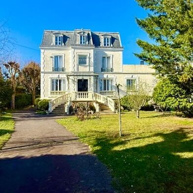 Maison 9 pièces 1785000 €