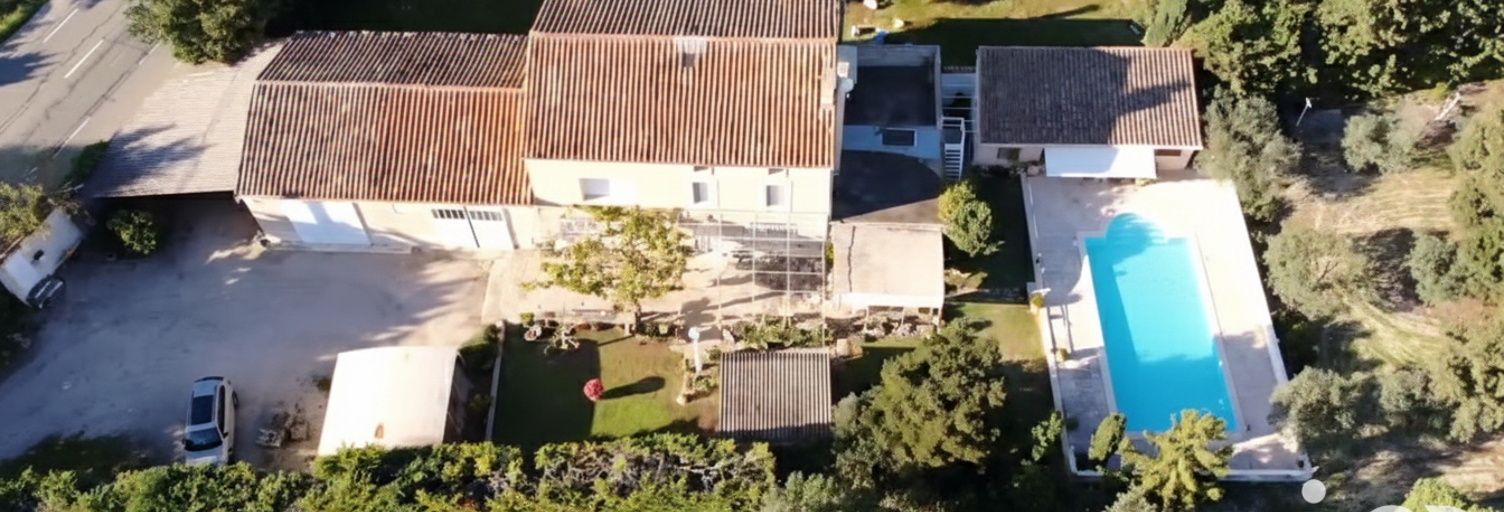 Maison 7 Pièces 242 m² à vendre à Carpentras (84200)