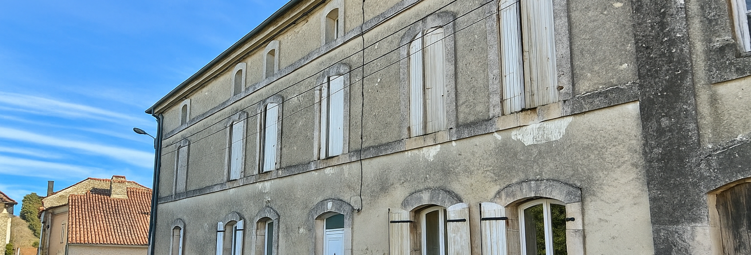 Maison 8 Pièces 282 m² à vendre à Montboyer (16620)