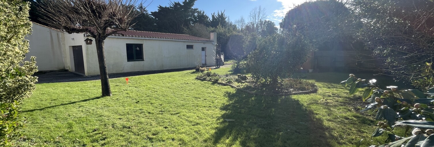 Terrain  932 m² à vendre à Les Sables-d'Olonne (85180)