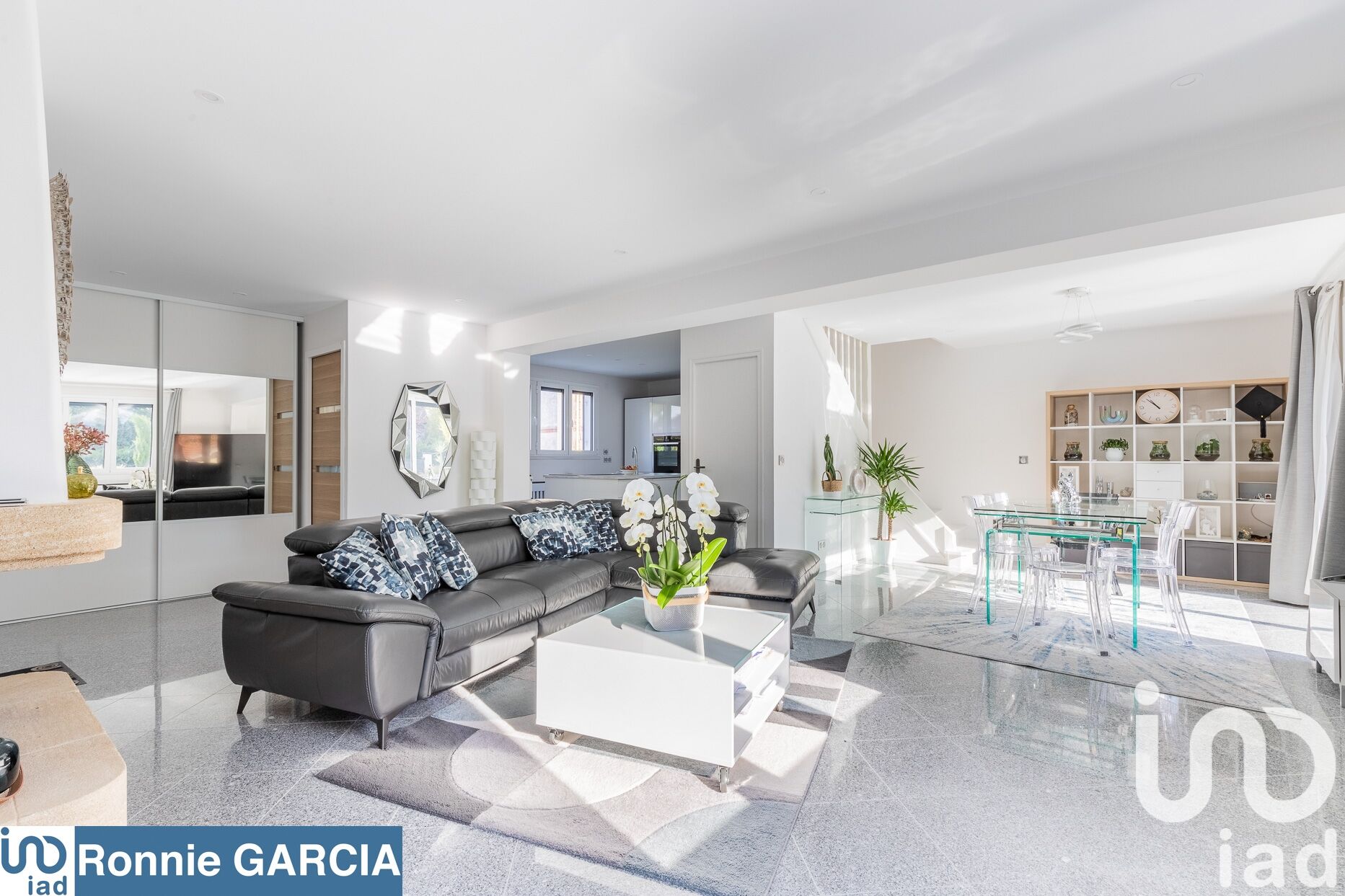 Vente Maison/villa 5 pièces - Photo 2