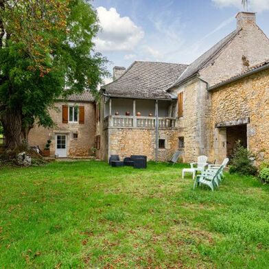 Maison 10 pièces 389610 €