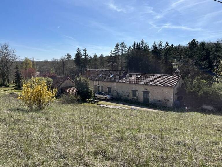Maison en pierre de 4 pièces principales — photo 1