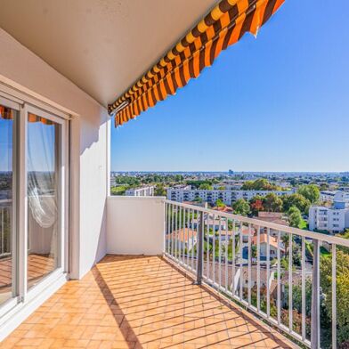 Appartement 6 pièces 307110 €