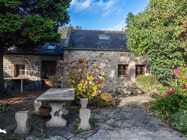 Maison en pierre de 5 pièces principales — photo du bien