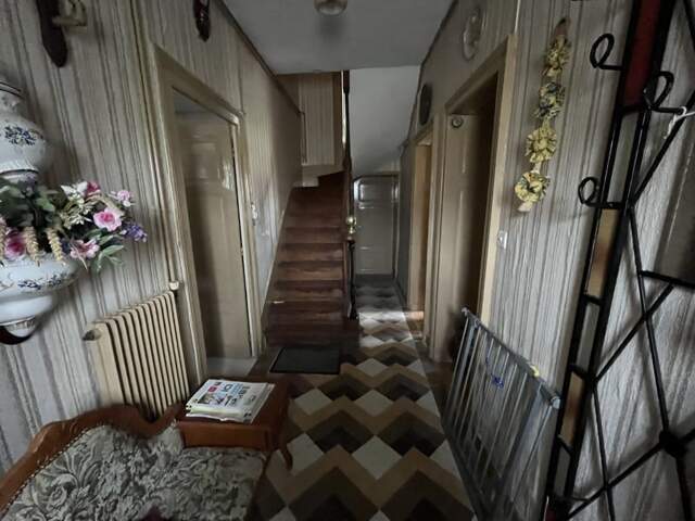 Maison en pierre de 7 pièces principales — photo du bien