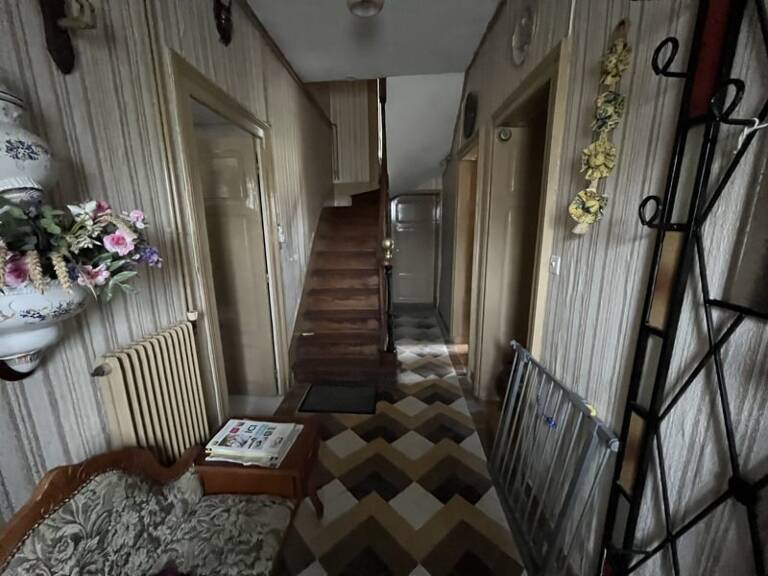 Maison en pierre de 7 pièces principales — photo 1