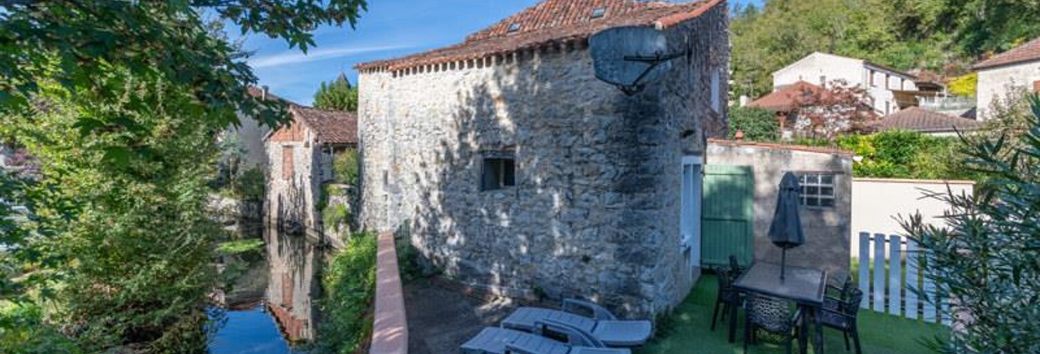 Maison 9 Pièces 265 m² à vendre à Saint-Vincent-Rive-d'Olt (46140)