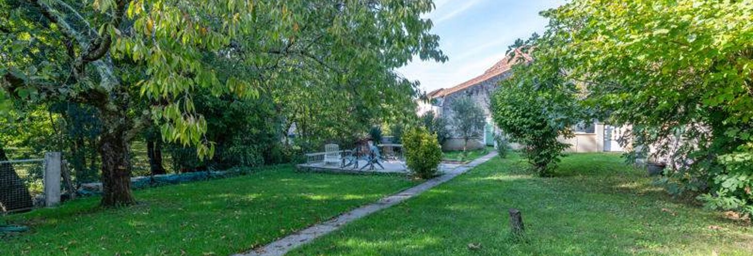 Maison 9 Pièces 265 m² à vendre à Saint-Vincent-Rive-d'Olt (46140)