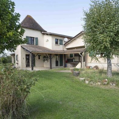 Maison 7 pièces 270810 €