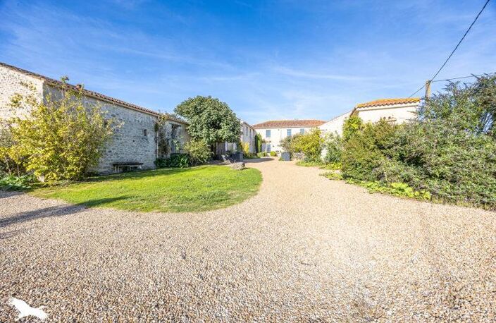 Maison en pierre de 10 pièces principales — photo 3