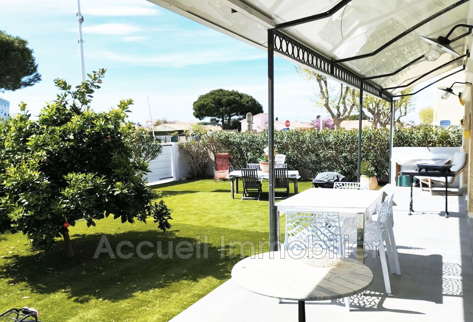 P3 en angle rez-de-jardin avec entrée indépendante, exposé sud — photo 1