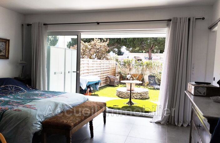 P3 en angle rez-de-jardin avec entrée indépendante, exposé sud — photo 4