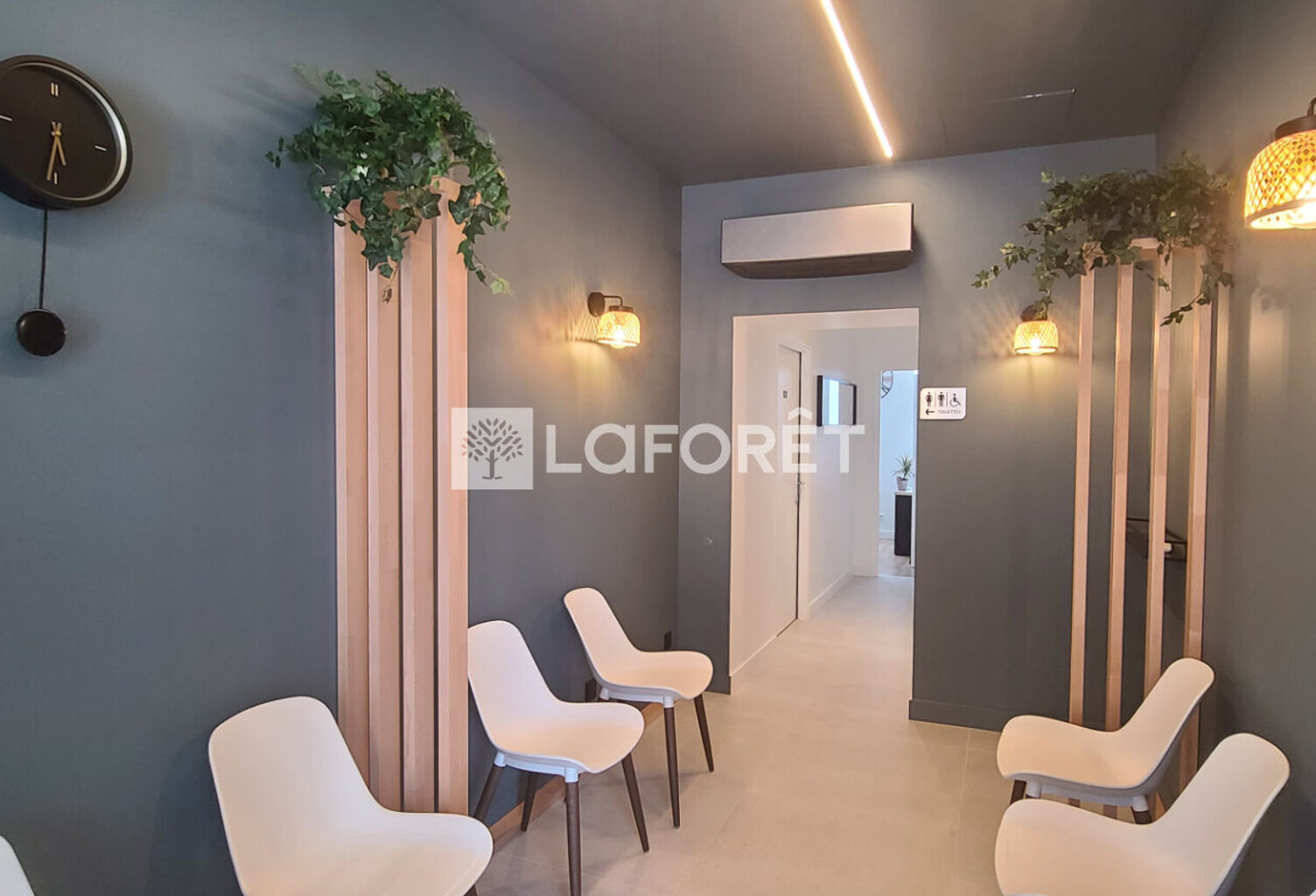 A LOUER - Local professionnel 17m² entièrement refait à neuf - Saint Forgeux — photo 1