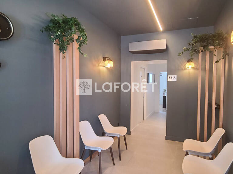 A LOUER - Local professionnel 17m² entièrement refait à neuf - Saint Forgeux — photo 1