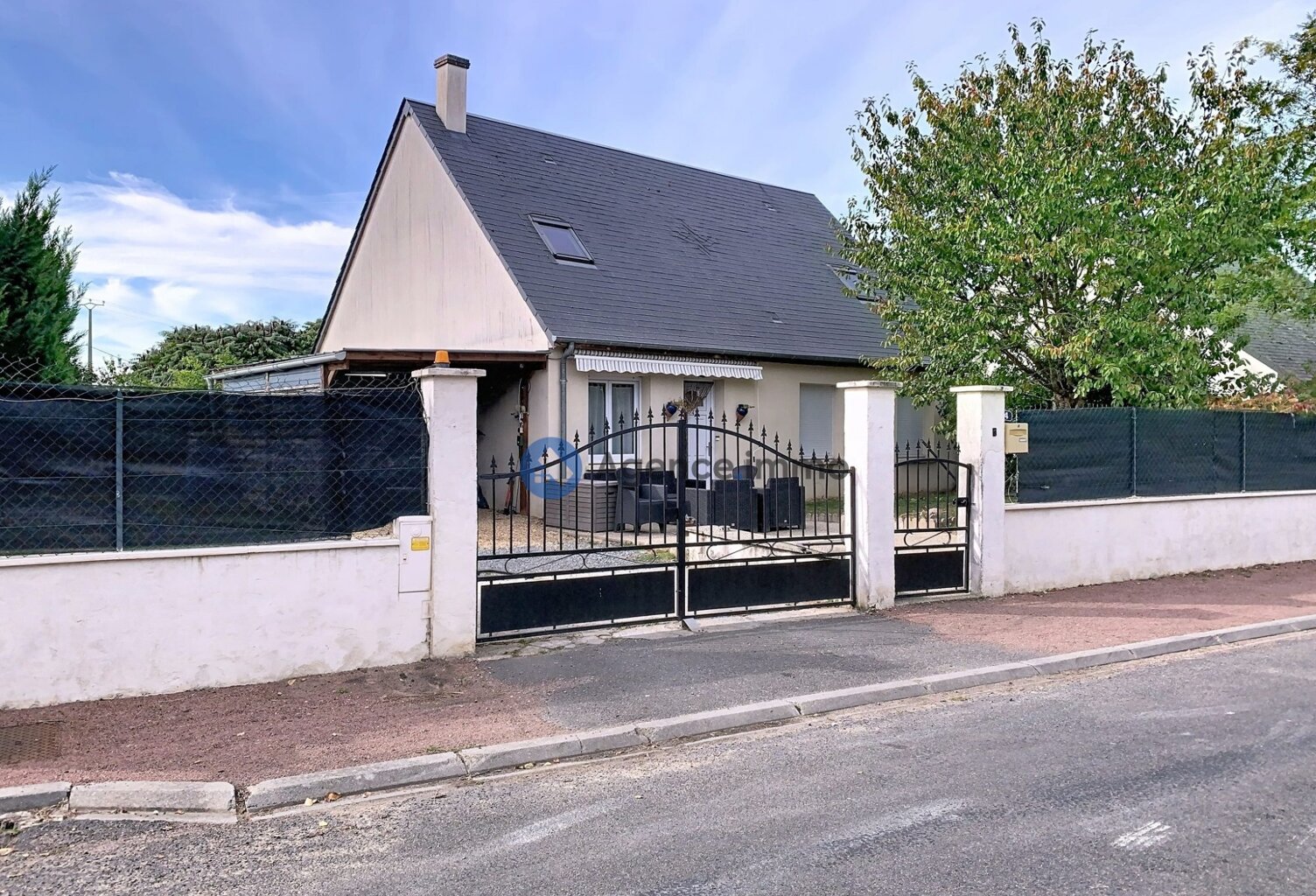 Maison à vendre Saint-Laurent-de-Lin — photo 1