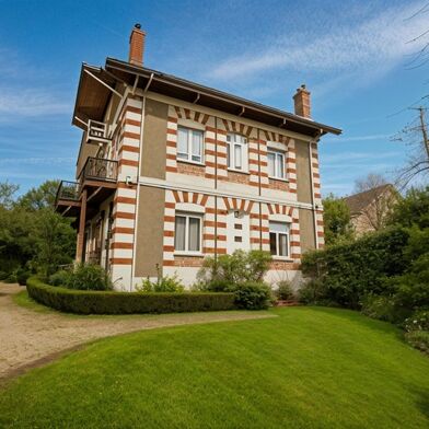 Maison 16 pièces 1996800 €