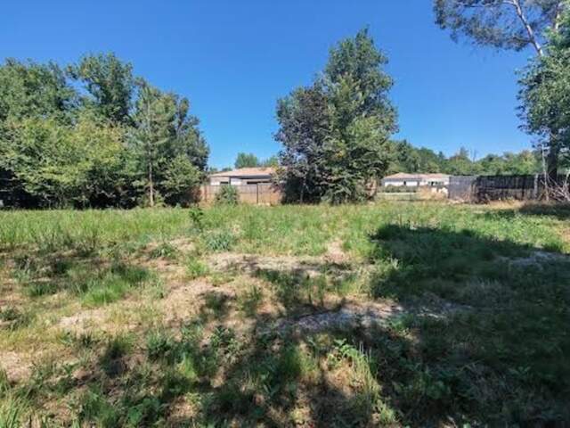 Terrain à vendre   (33) — photo du bien