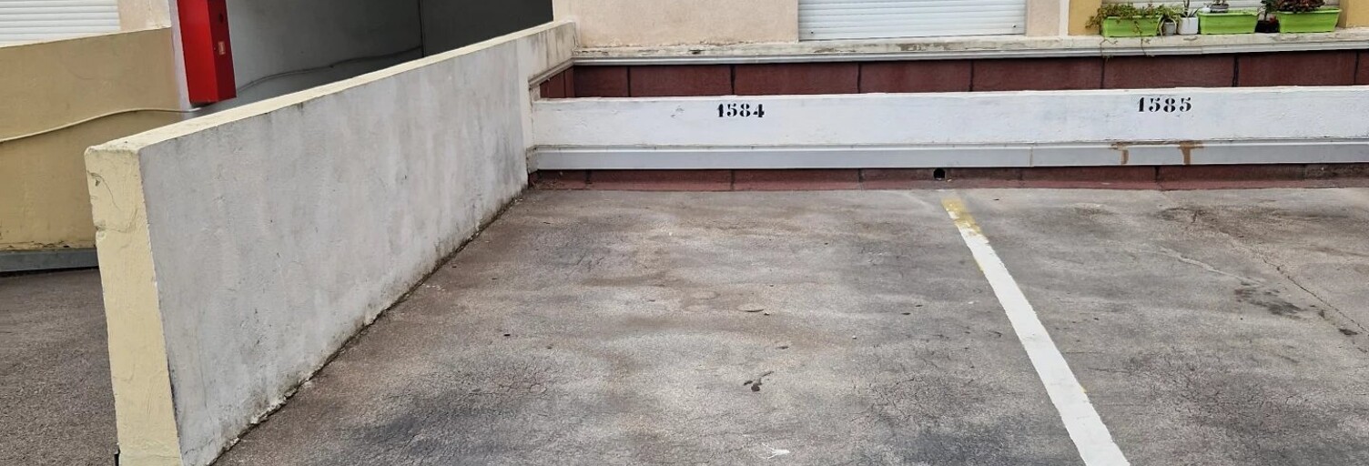 Garage   m² à louer à Nice (06000)