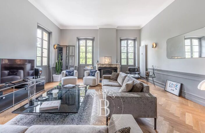 AIX-EN-PROVENCE - APPARTEMENT ANCIEN RENOVE  -158 M² 2 CHAMBRES- — photo 2