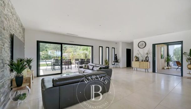 Villa / Maison 9 pièces  à vendre Aix-en-Provence 13100