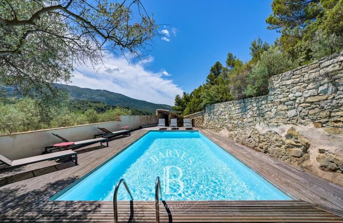 AIX-EN-PROVENCE – MAISON 286 M² – 6 CHAMBRES – PISCINE – VUE PAN — photo 2