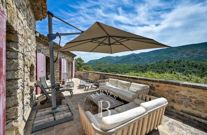 AIX-EN-PROVENCE – MAISON 286 M² – 6 CHAMBRES – PISCINE – VUE PAN — photo 3