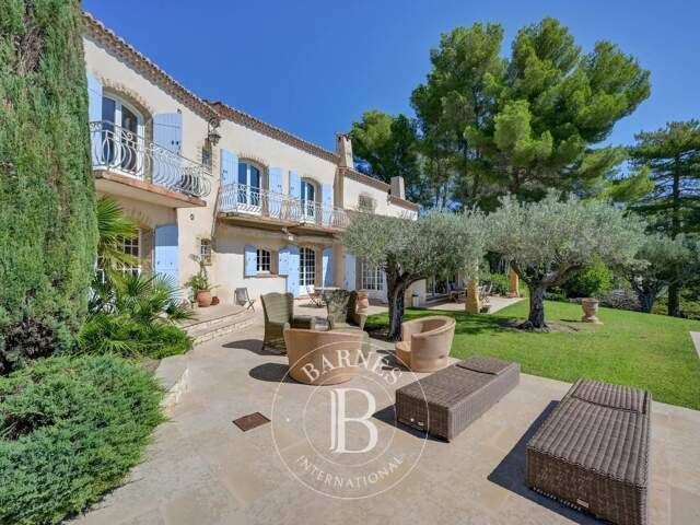 AIX EN PROVENCE SUD - MAS PROVENCAL 300M2 – 4 CHAMBRES - PISCINE — photo du bien