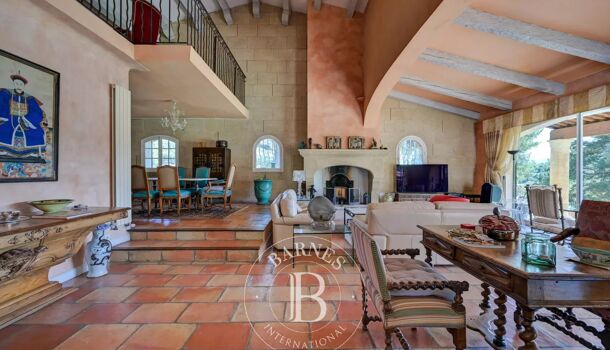 Villa / Maison 8 pièces  à vendre Aix-en-Provence 13100