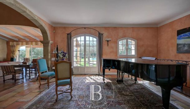 Villa / Maison 8 pièces  à vendre Aix-en-Provence 13100