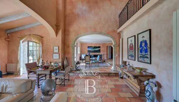 Villa / Maison 8 pièces  à vendre Aix-en-Provence 13100